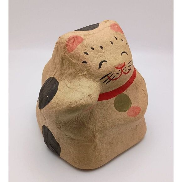 Maneki Neko Lucky Cat Figurine Paper Mache Shelf Sitter 4" Tall Cardboard - Picture 2 of 4